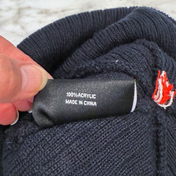 Auburn Tigers Knit Beanie Hat Bobble Fair Isle Style Orange White Warm‎ Logo NEW - Picture 4 of 8